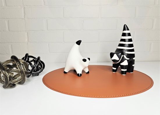 Стол кофейный Husk leather plate