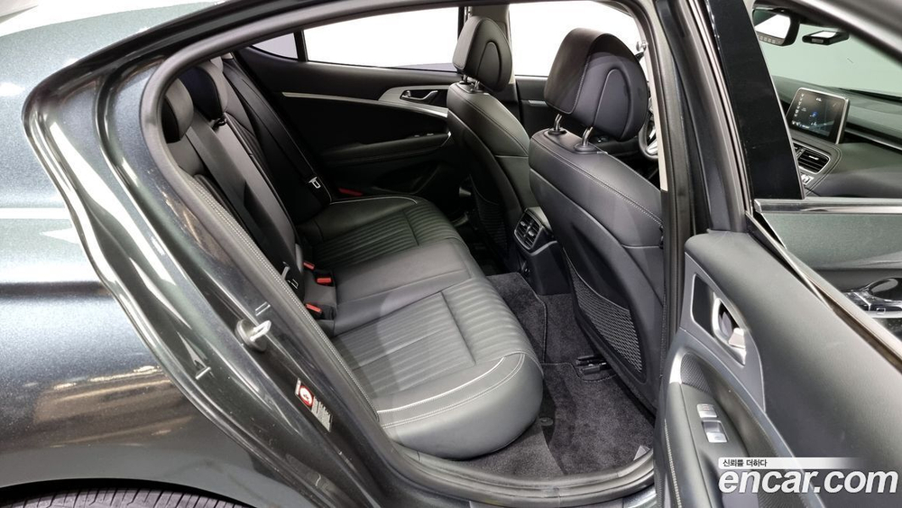 Genesis G70 2.0T (09.2019)