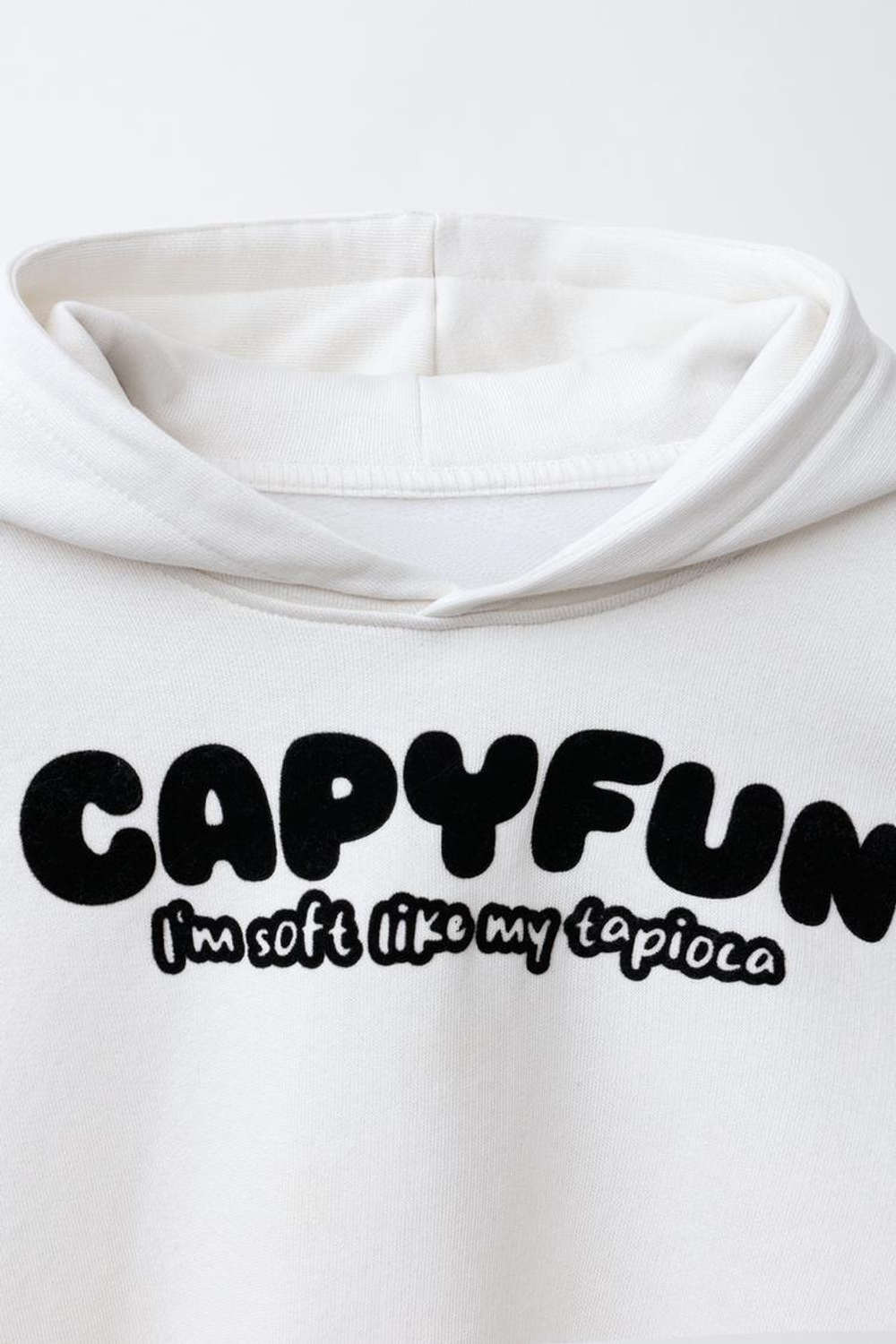 ZARA ХУДИ С КАПЮШОНОМ CAPIBARA CAPYFUN ©, ЭКРЮ
