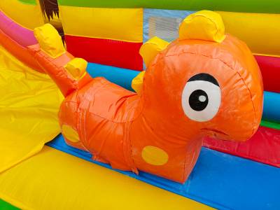 Коммерческий надувной батут «Хамелеон и динозавры Ультра 4» 12*6*6 м