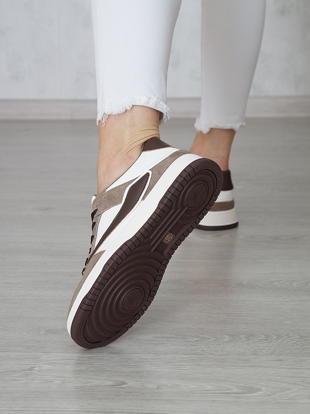 Кроссовки женские MALIN DEGELY 930-1