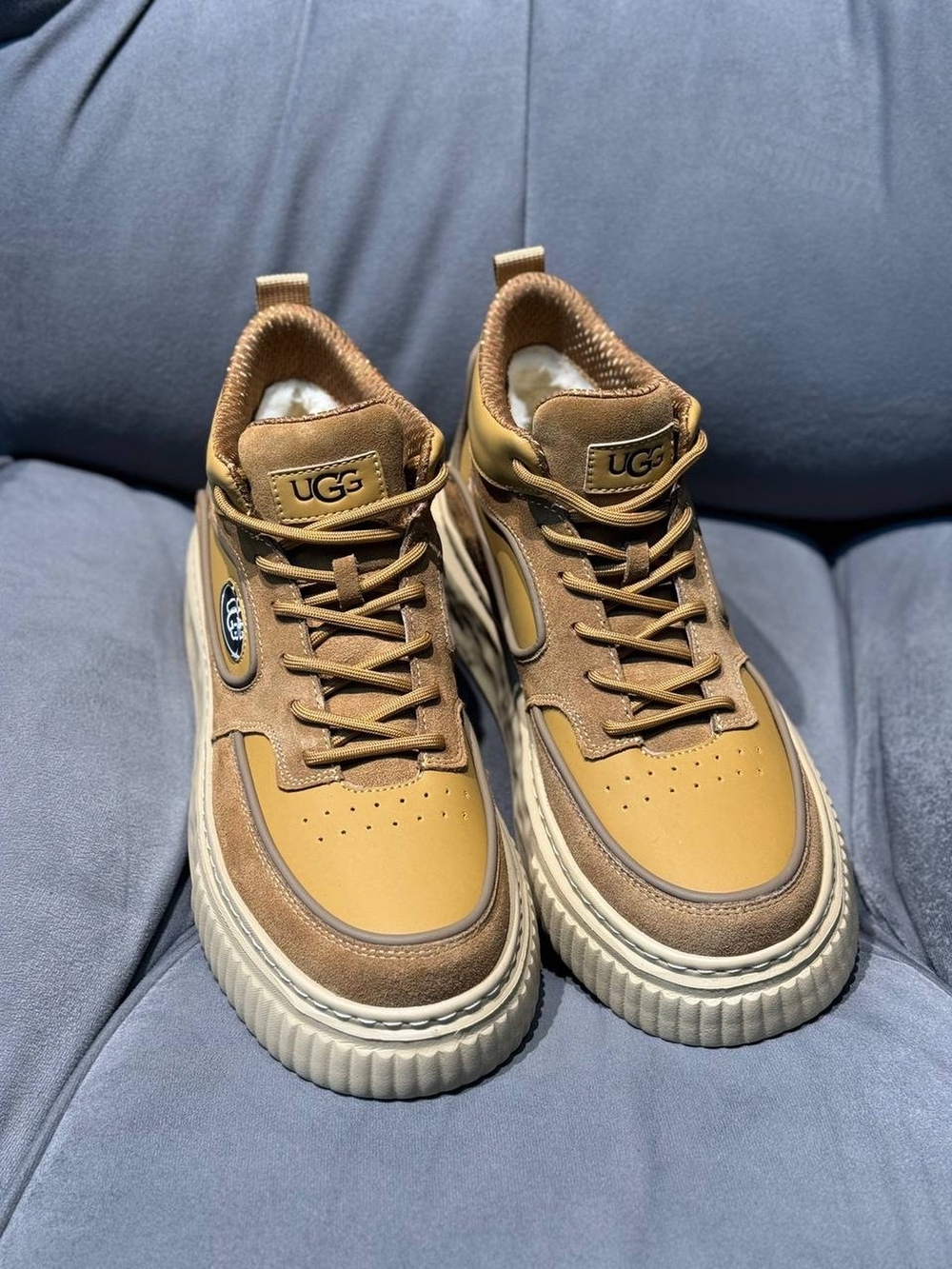 UGG
