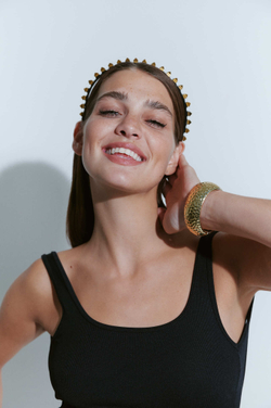 Тонкий ободок с золотыми шипами