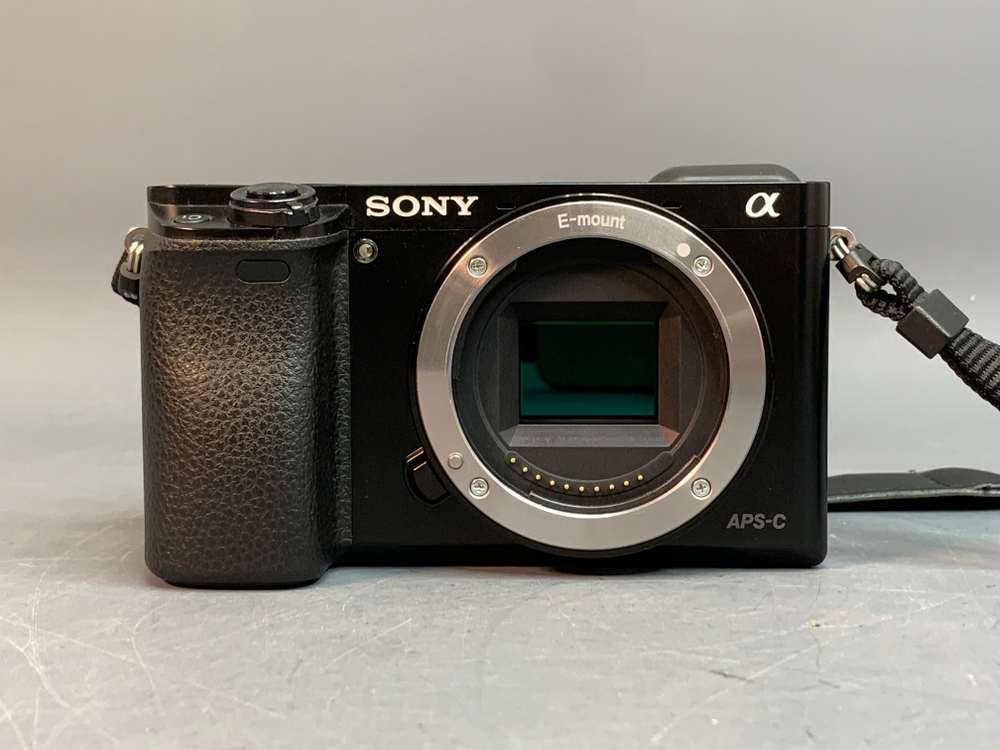 Sony A6000 kit 16-50mm 1.8 OSS 7.925 Кадров