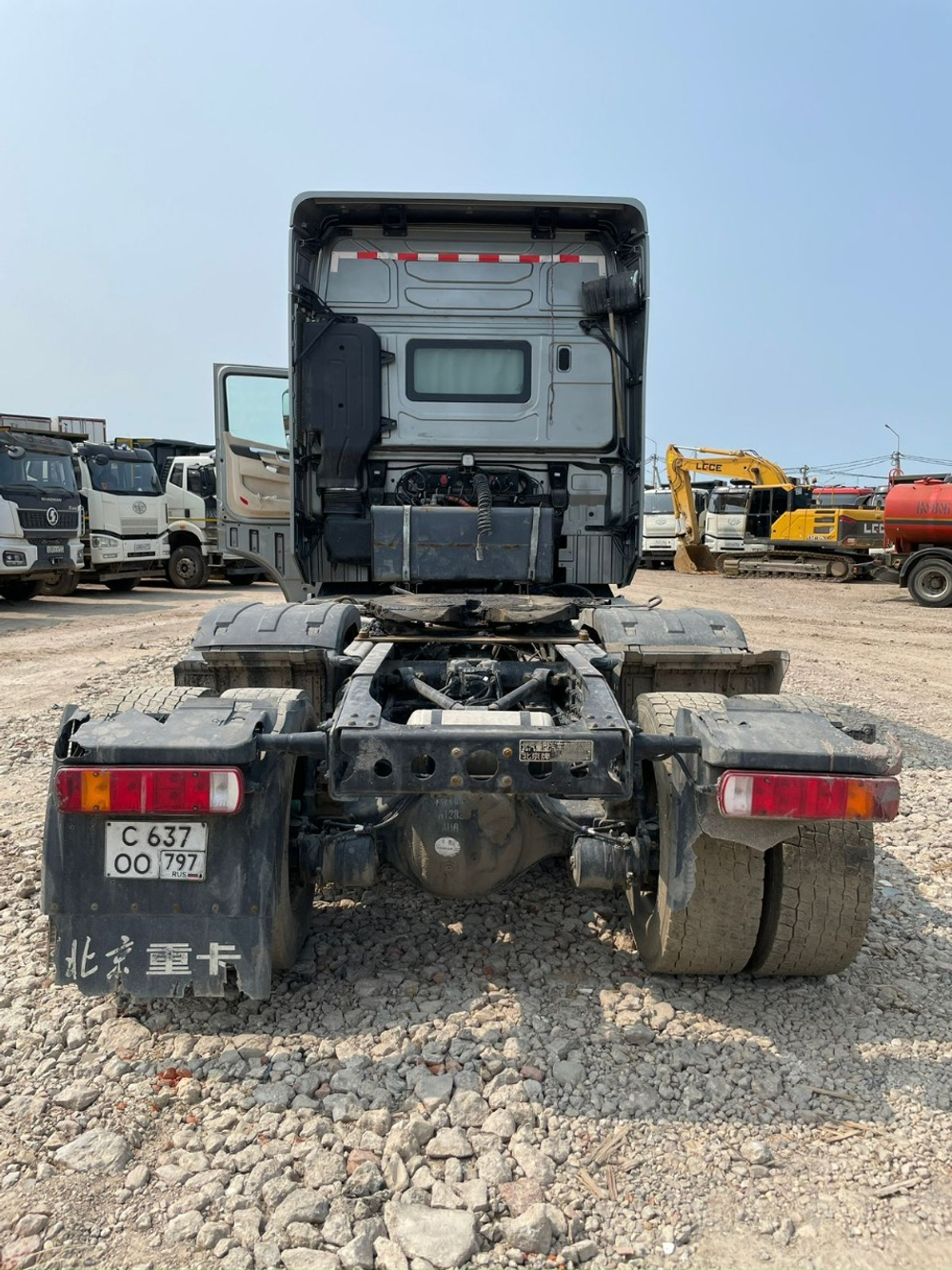 BEIJING BJ* 6x4 Седельный тягач BJ4250D6CP-02 (Дизельный, 12,9 л, 579 л.с., АТ)