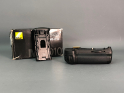 Nikon MB-D10