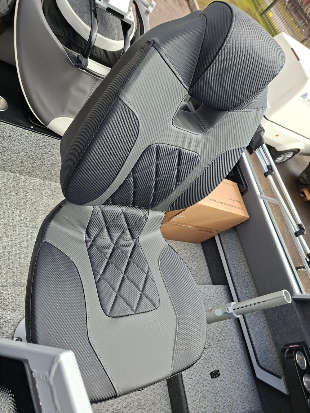 Готовый комплект Лодка Беркут L-HT PRO с мотором ReefRider 100PRO и прицеп Вектор