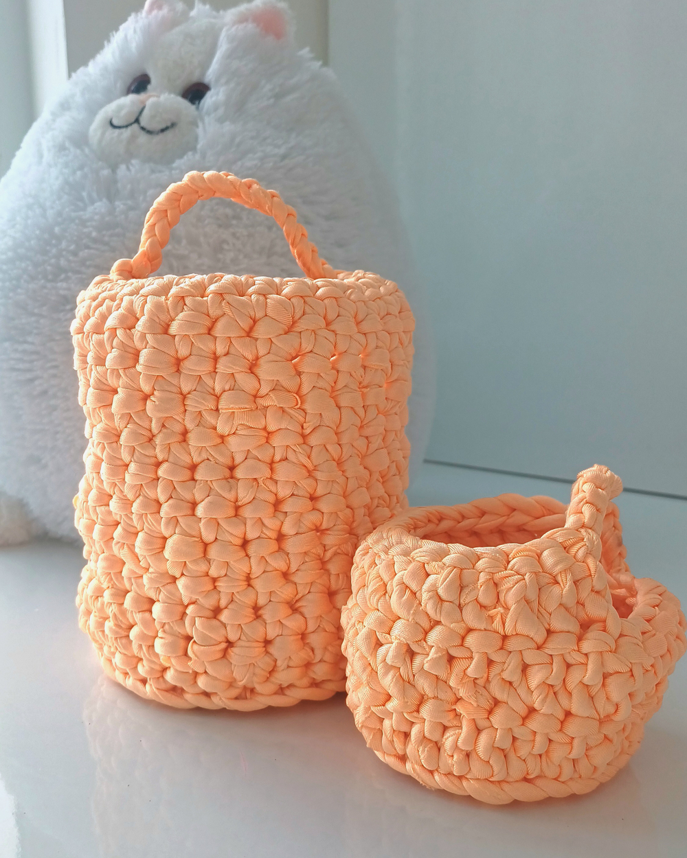 Набор вязаных корзин