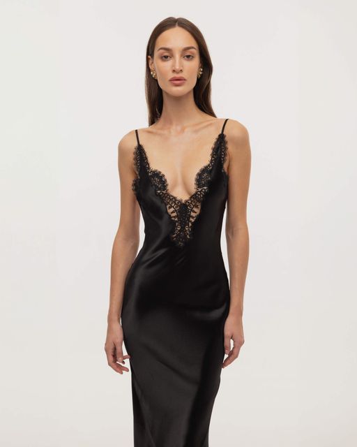 Платье коктейльное с кружевом