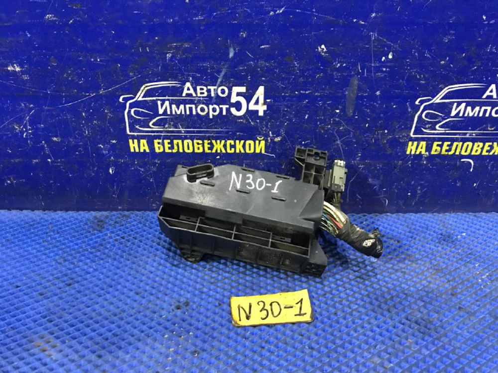 Блок предохранителей подкапотный NISSAN R’NESSA 1999