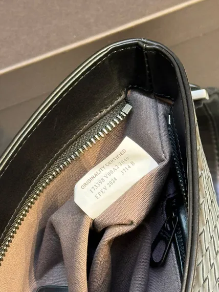 Сумка кожаная Bottega Veneta через плечо
