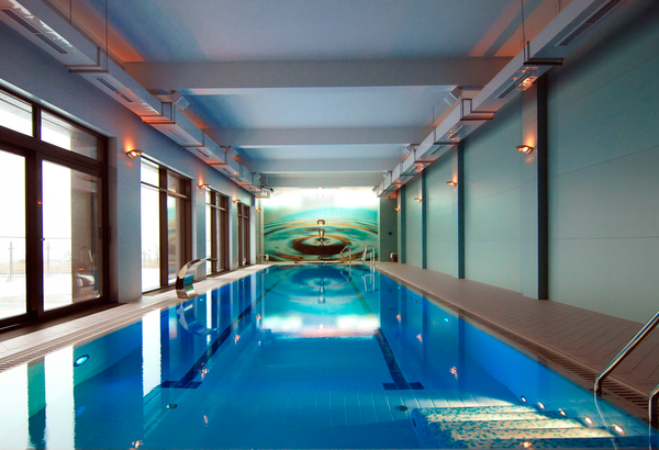 Надежная и эффективная система вентиляции для бассейна обеспечит свежий воздух и комфортное окружение