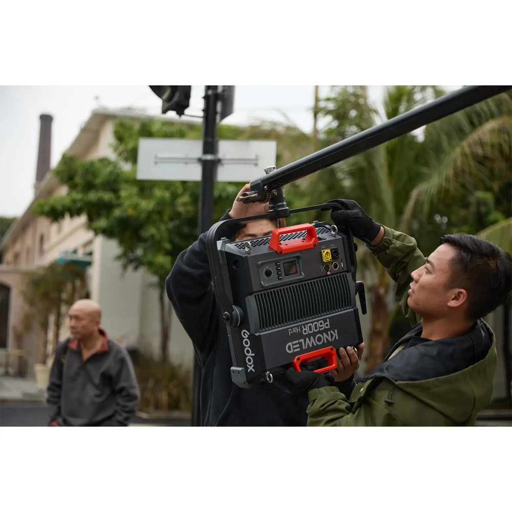 Осветитель светодиодный Godox Knowled P600R Hard