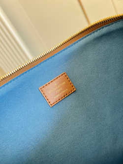 Louis Vuitton Coussin MM