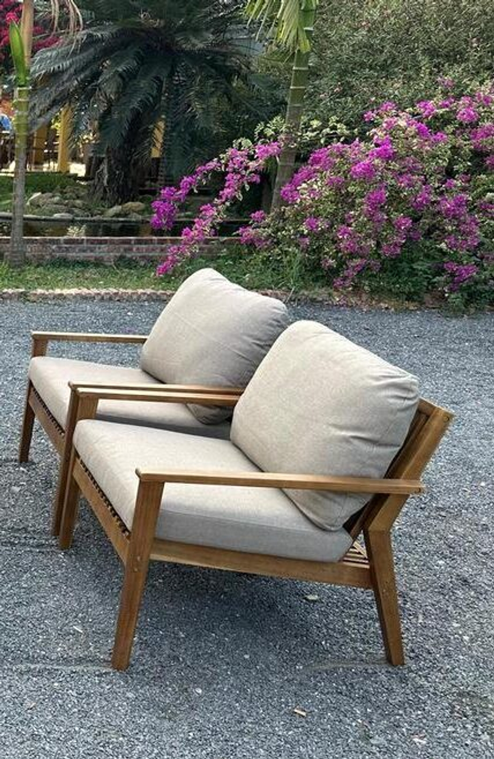 Кресло из акации MONA