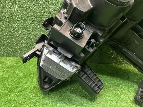 Фара правая Geely Cityray (2024-н.в.) LED