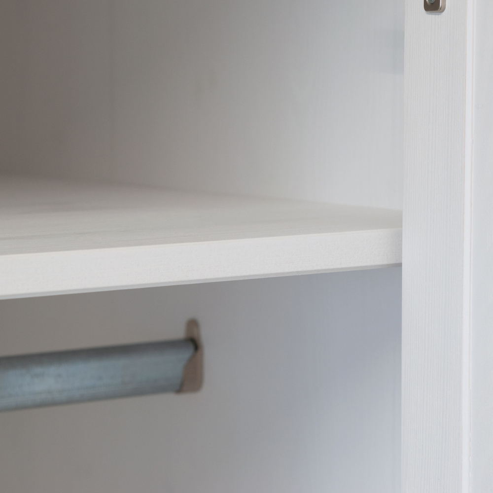 Шкаф для одежды распашной белый Харви двухдверный деревянный со штангой и полкой, шкаф для вещей в прихожую и спальню с филенкой в викторианском стиле из массива сосны