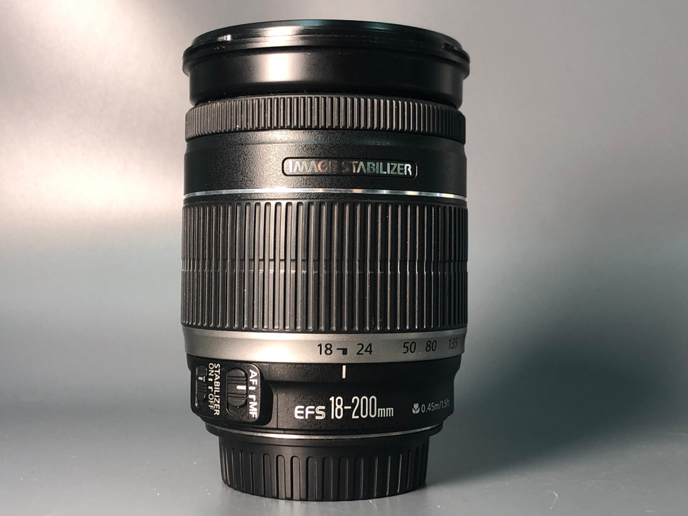 Canon EF-S 18-200mm 3.5-5.6 IS