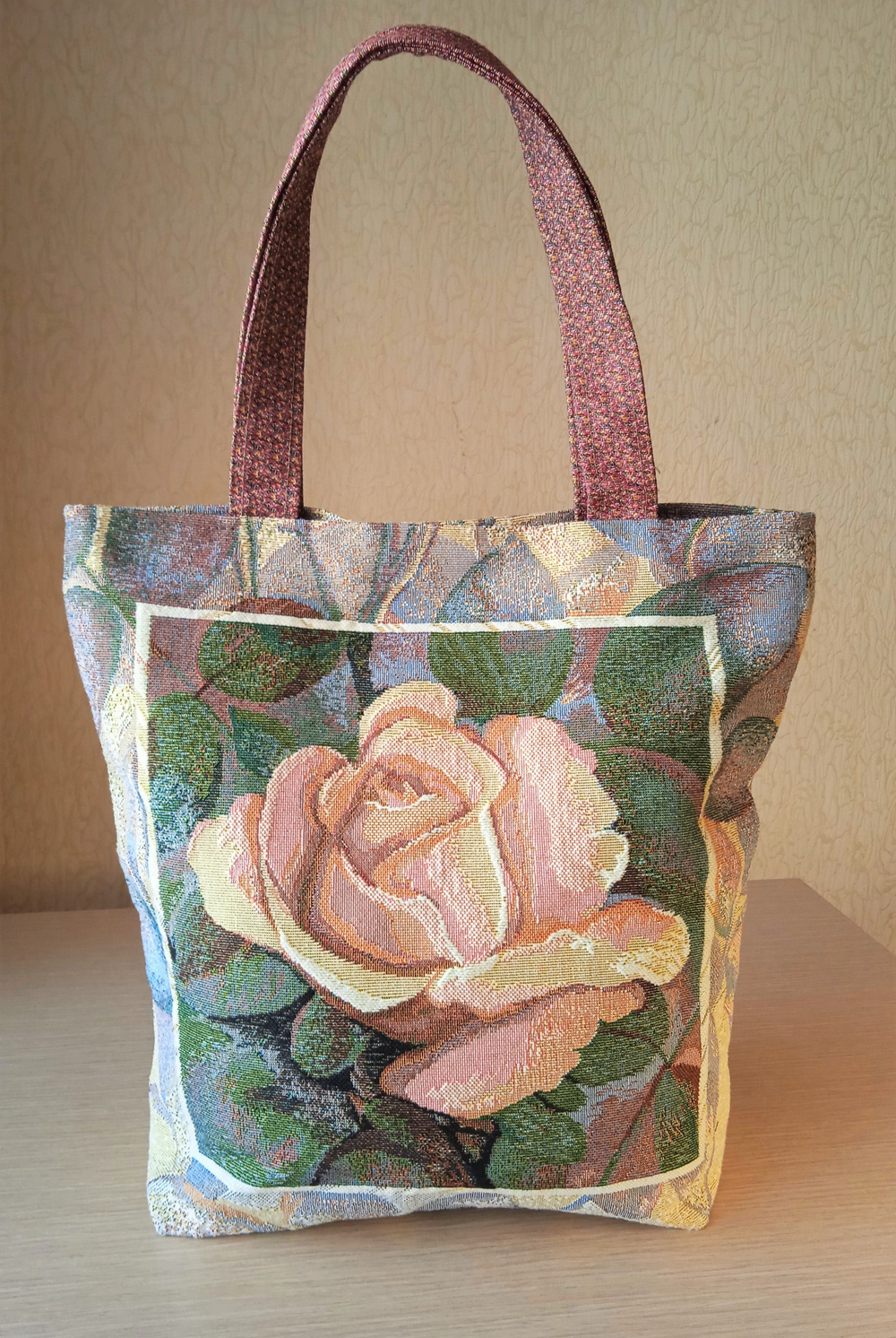 Гобеленовая сумка Роза в квадрате (39х39х12)