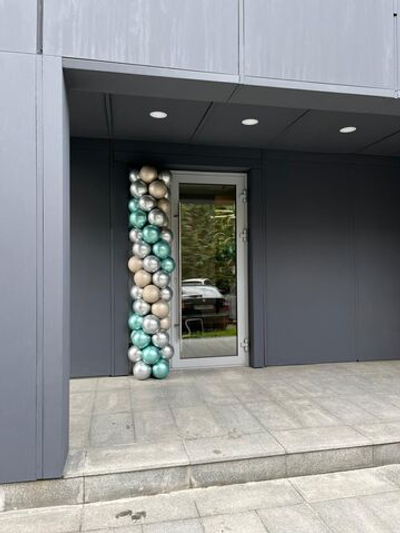 Классическая гирлянда из хромированных шаров