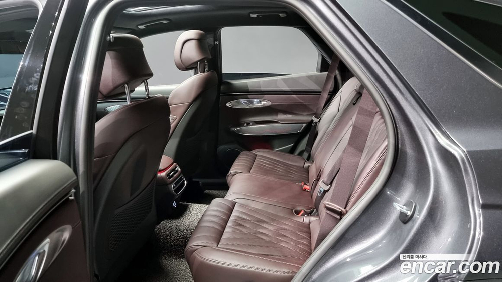 Genesis GV70 2.5T Бензин 2WD (04.2022)