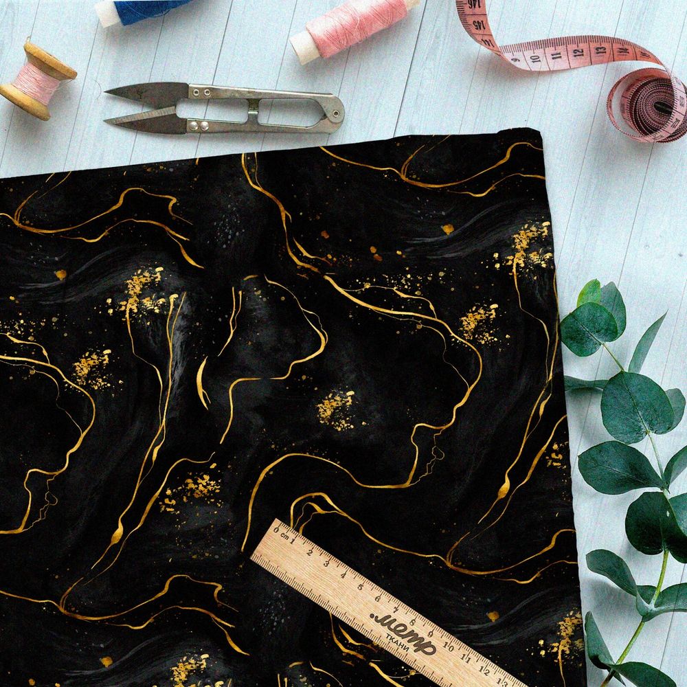 Ткань таффета жидкое золото на чёрном фоне