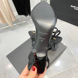 Saint Laurent Pumps