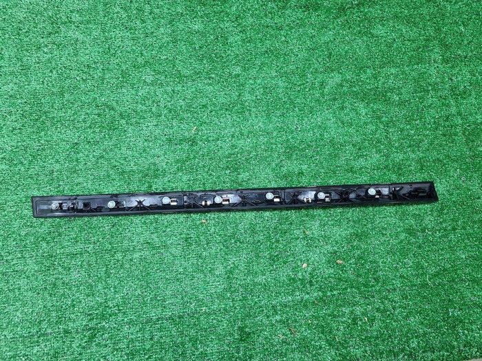 Накладка двери задняя левая BMW X7 G07 (2019-н.в.)