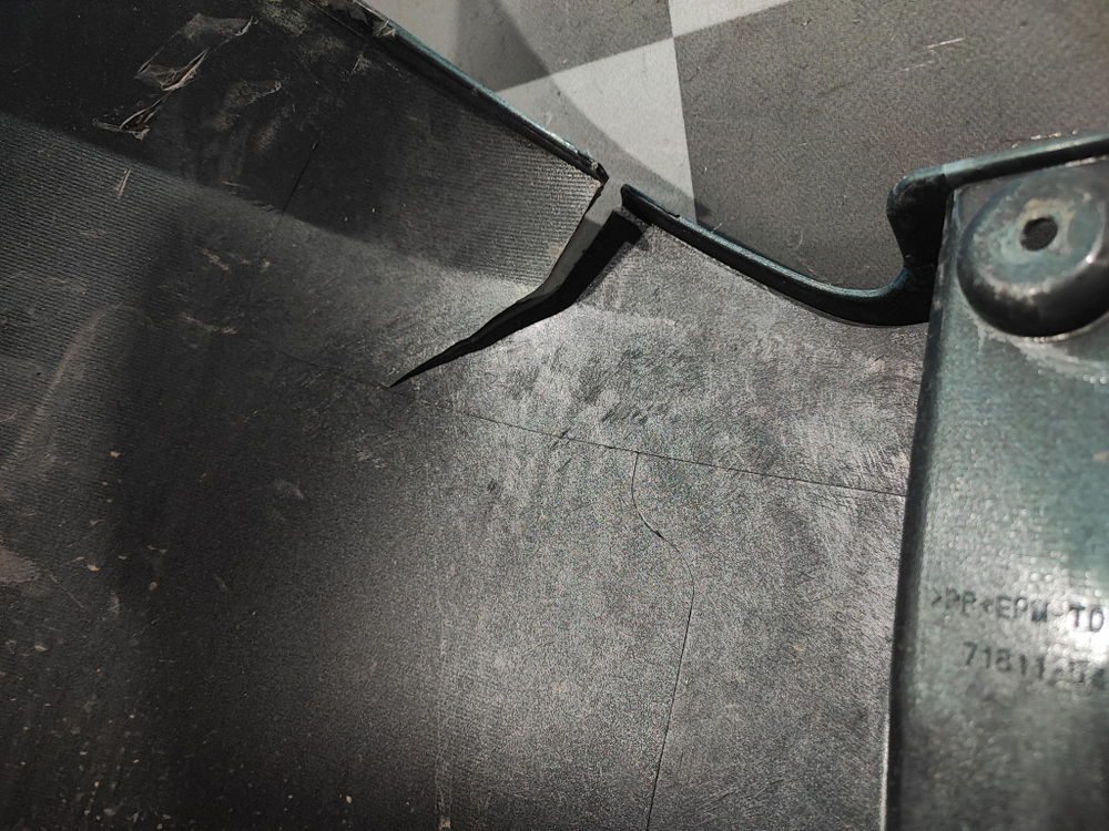 Бампер задний Suzuki Vitara 2 14-нв Б/У Оригинал 7181154P00N49