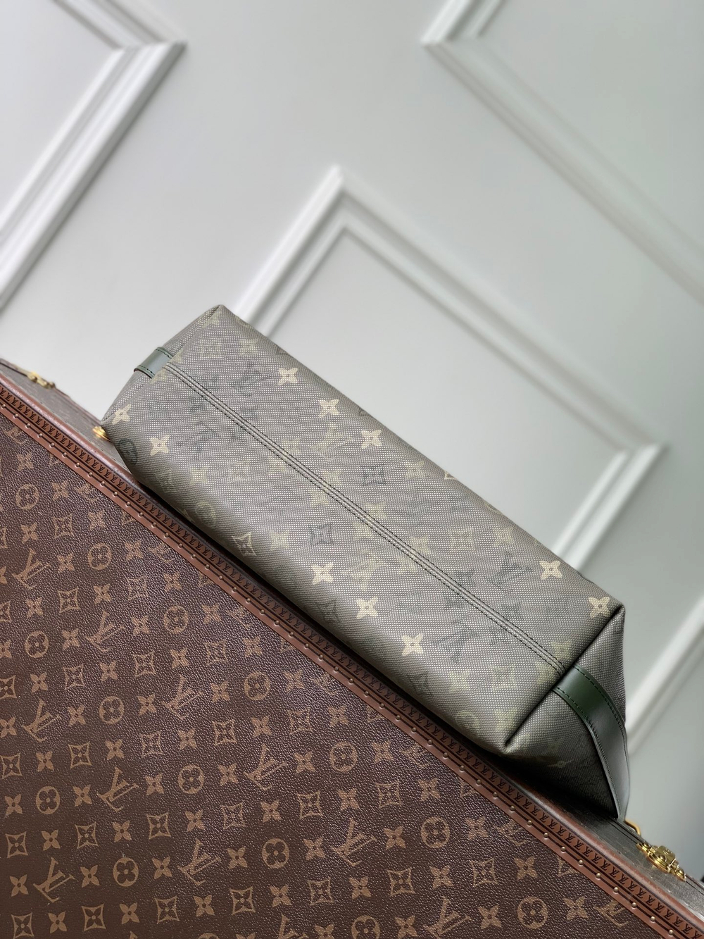 Louis Vuitton Vagabond Hobo