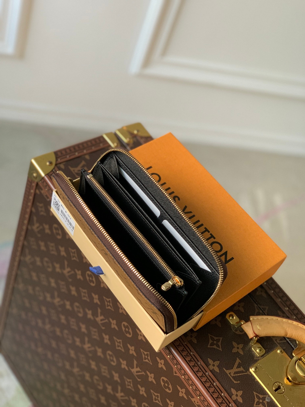 Louis Vuitton Zippy Wallet