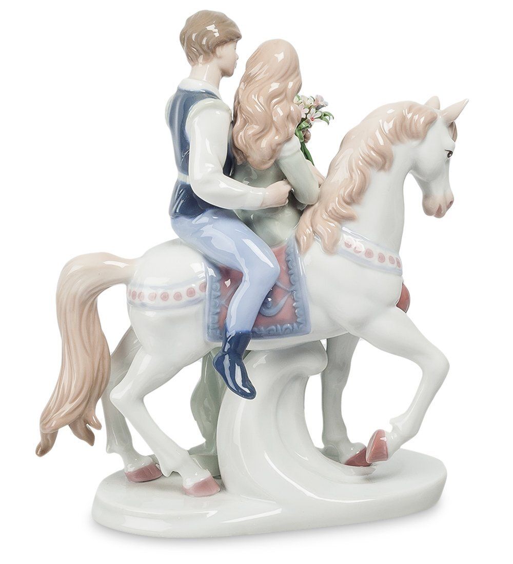 JP-15/49 Статуэтка пара «Конная прогулка» (Pavone)