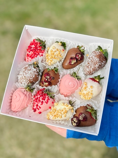 Клубника в шоколаде "Happy day" в наборе 9-12 шт