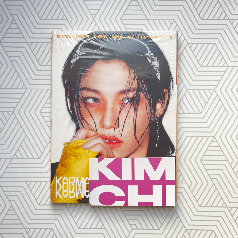 Альбом STRAY KIDS - KARMA [ACCORDION ver.] (Феликс)