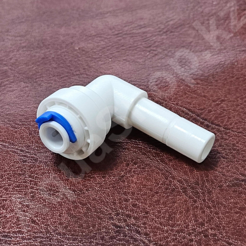 Фитинг QT-13D угловой 3/8"(m) x 1/4"(f)