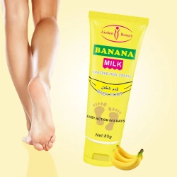 Восстанавливающий крем для ног с экстрактом банана Aichun Beauty Banana Milk Baby Foot Cream, 80г