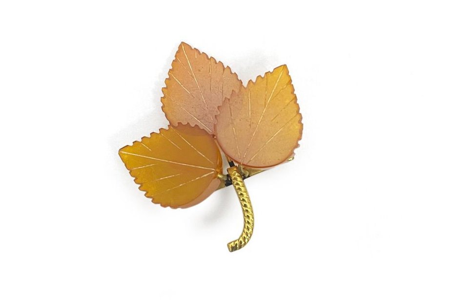 Брошь «Веточка» с тремя листиками