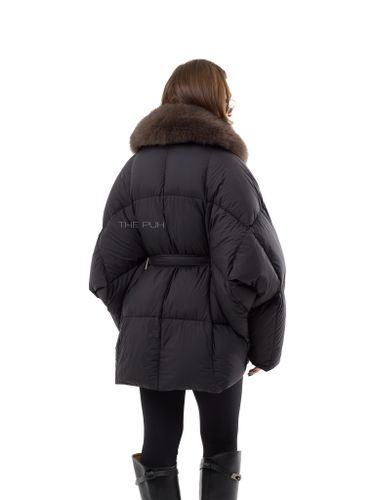 Пуховик-летучая мышь черного цвета с мехом шоколадным мехом