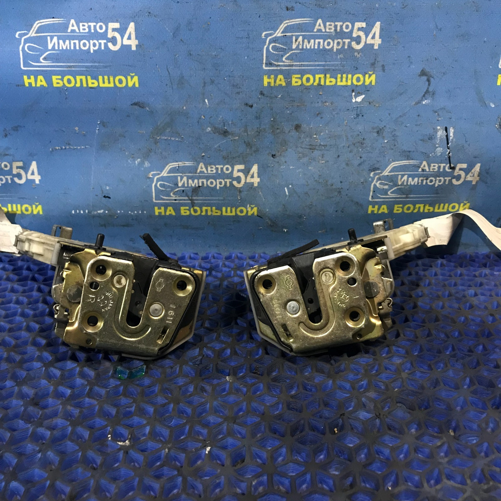 Замок двери задней правой NISSAN SUNNY 2001