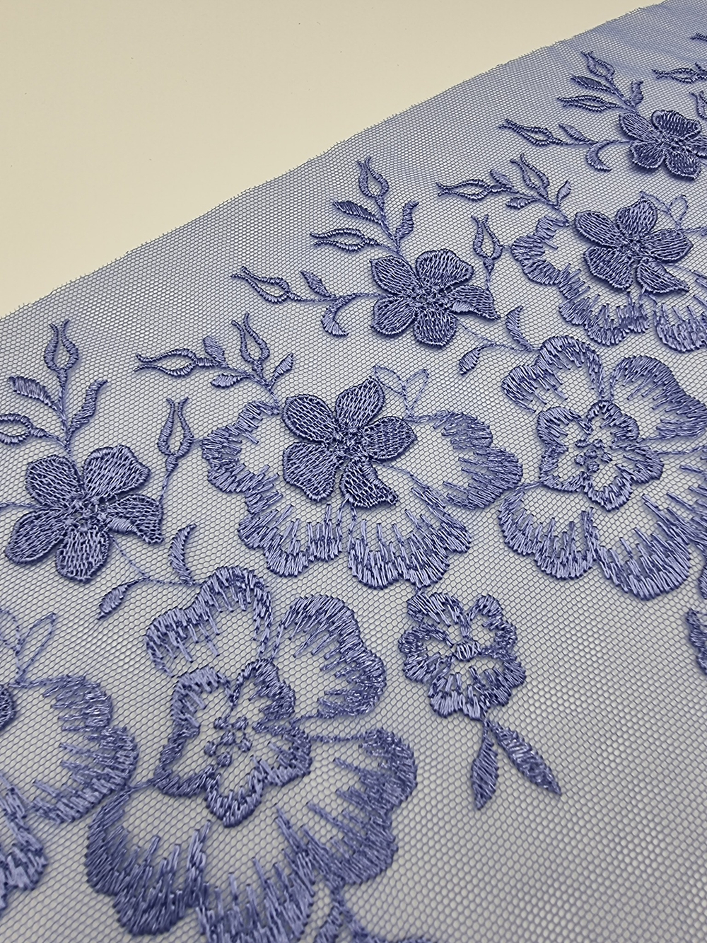 Вышивка на сетке 3D василек К770 правая