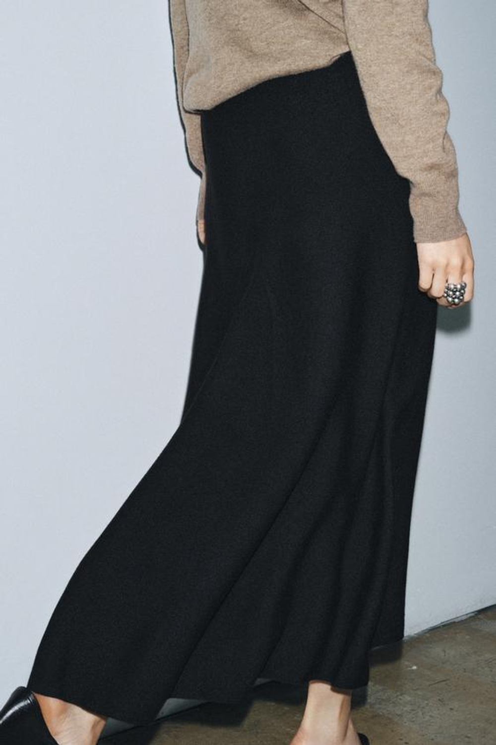 ZARA ТРИКОТАЖНАЯ РАСКЛЕШЕННАЯ ЮБКА МИДИ, ЧЕРНЫЙ
