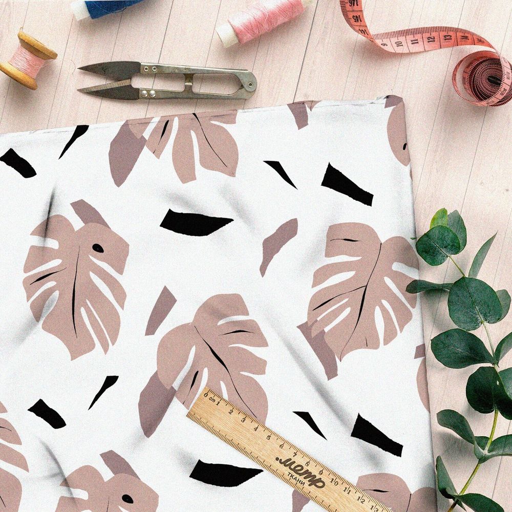 Ткань сатин листья монстеры пудровые