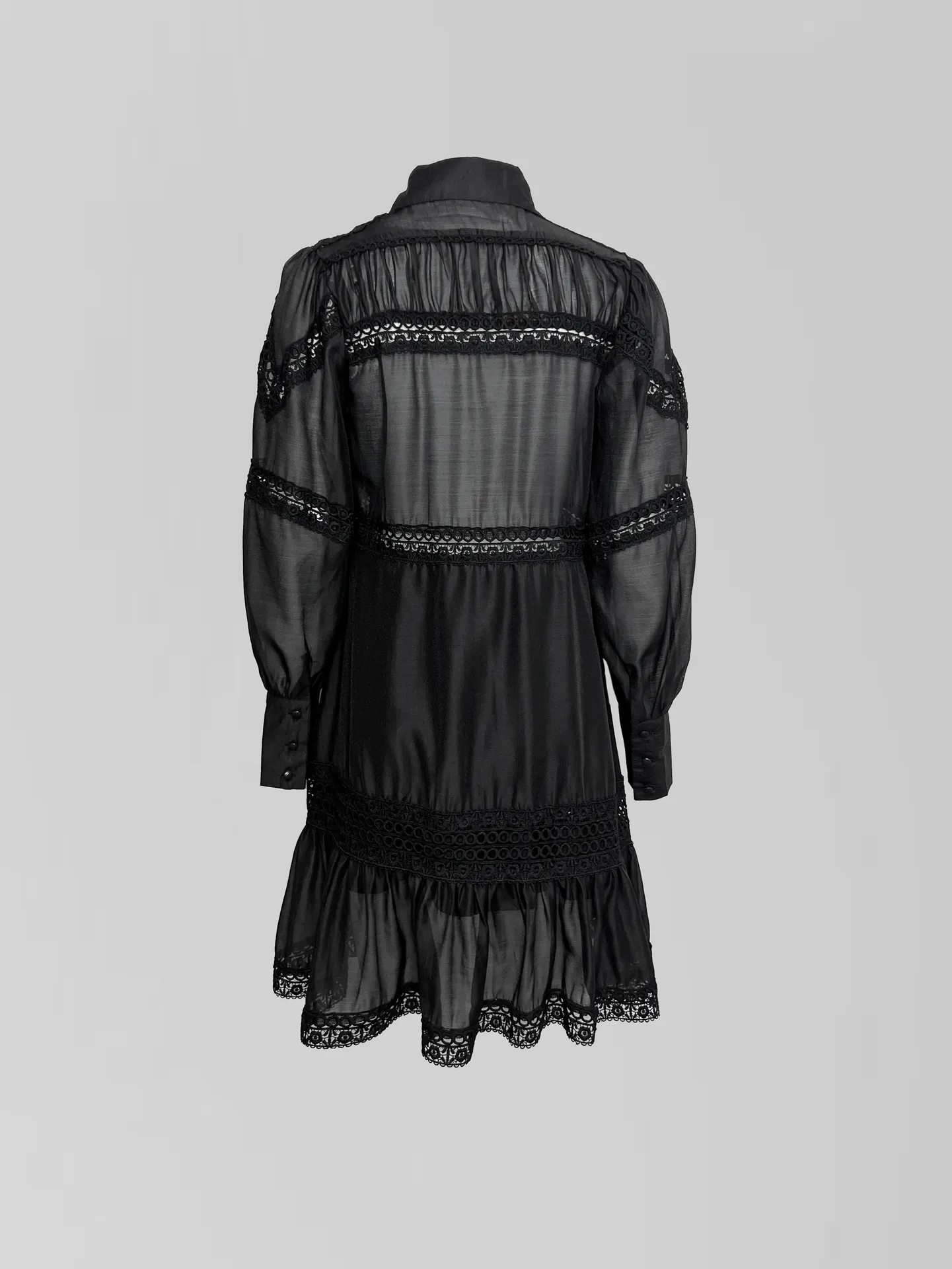 Платье Xinran Studio на пуговицах кружевное с воланами внизу