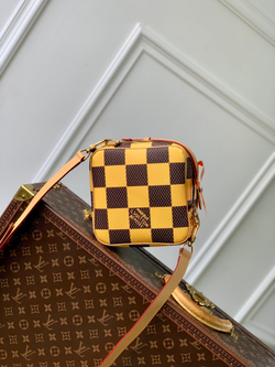 Louis Vuitton Chess Messenger