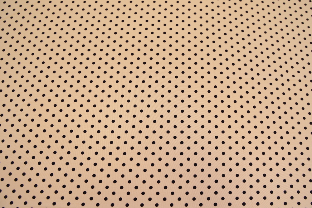 Вискоза бежевая в черный мелкий горох