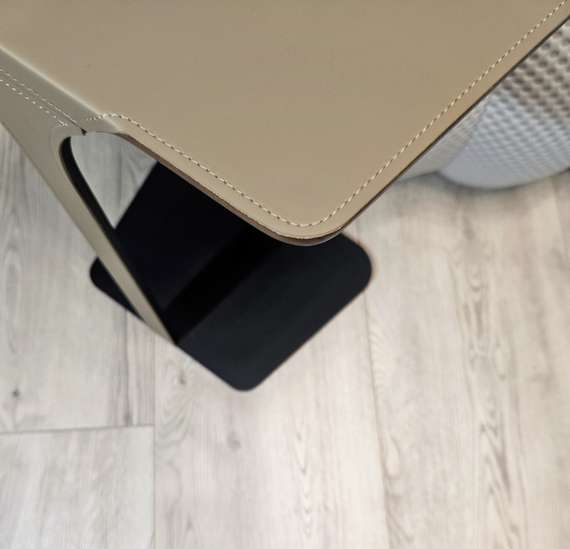 Приставной журнальный столик 4534, сталь, бежевая экокожа