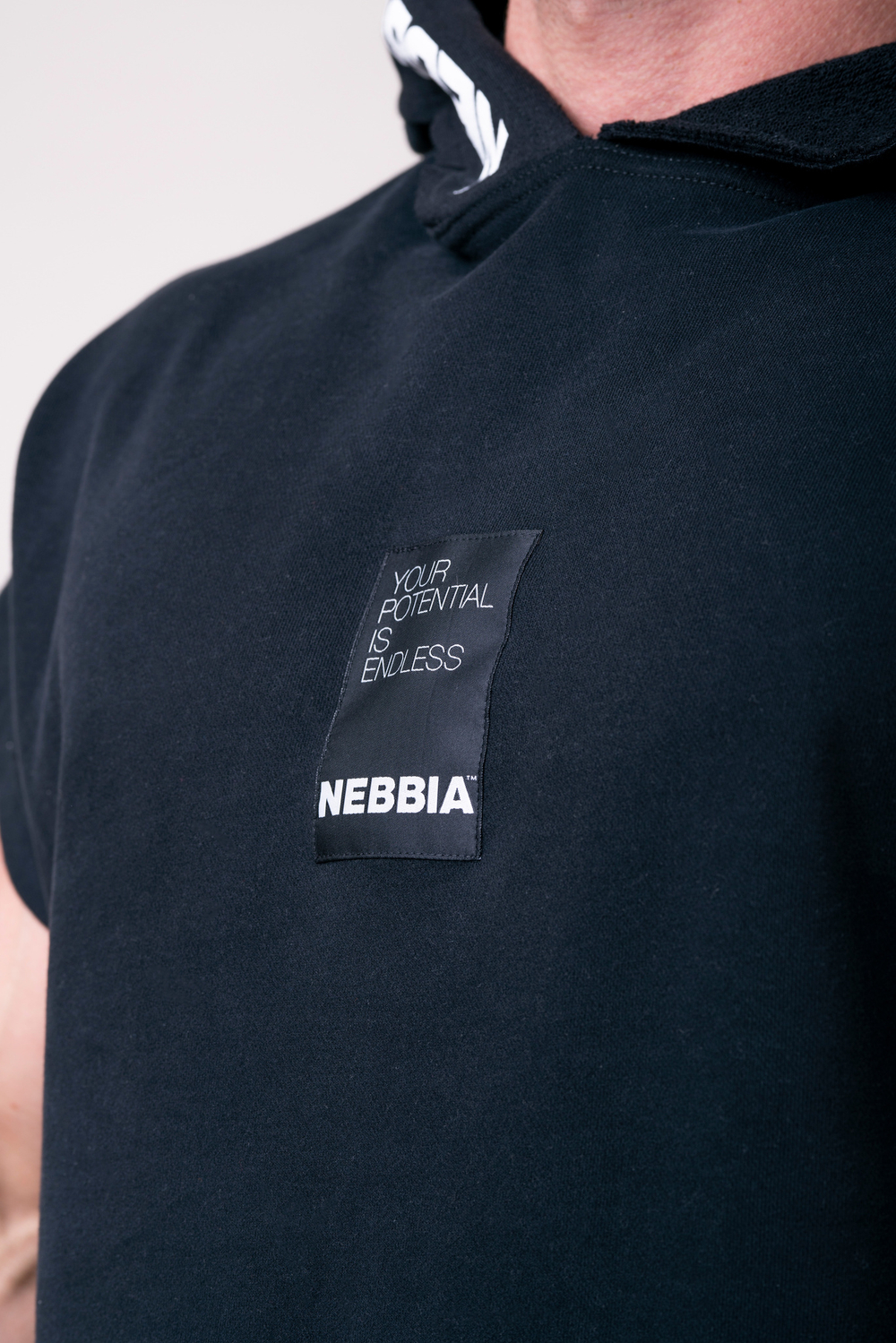 Мужская футболка Nebbia Reg top with hoodie 175 black