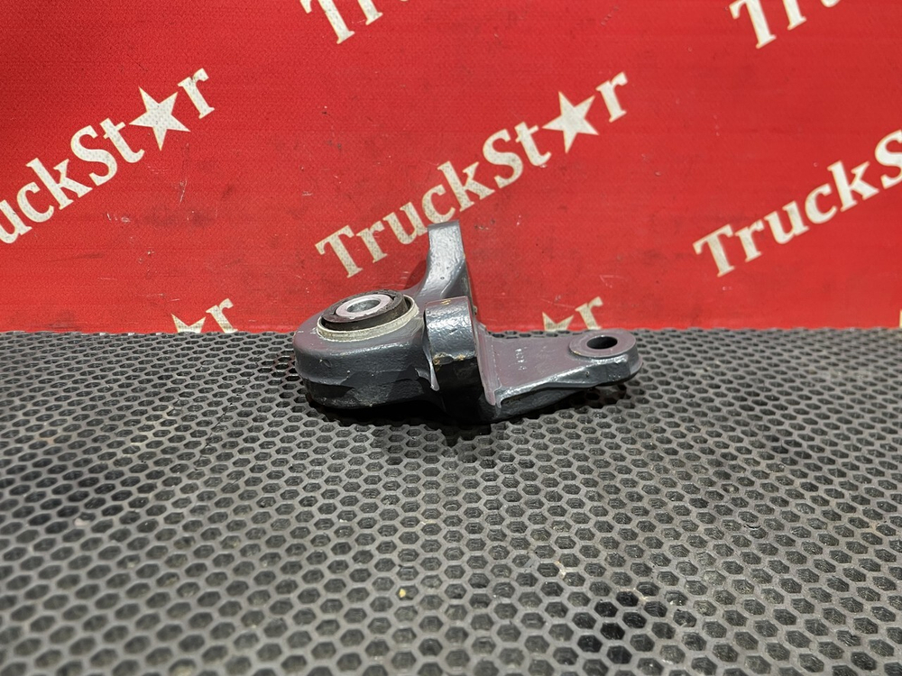 Кронштейн стойки стабилизатора 2021г