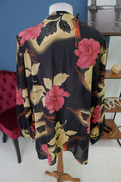 Блузка красивая с цветами 58 размер