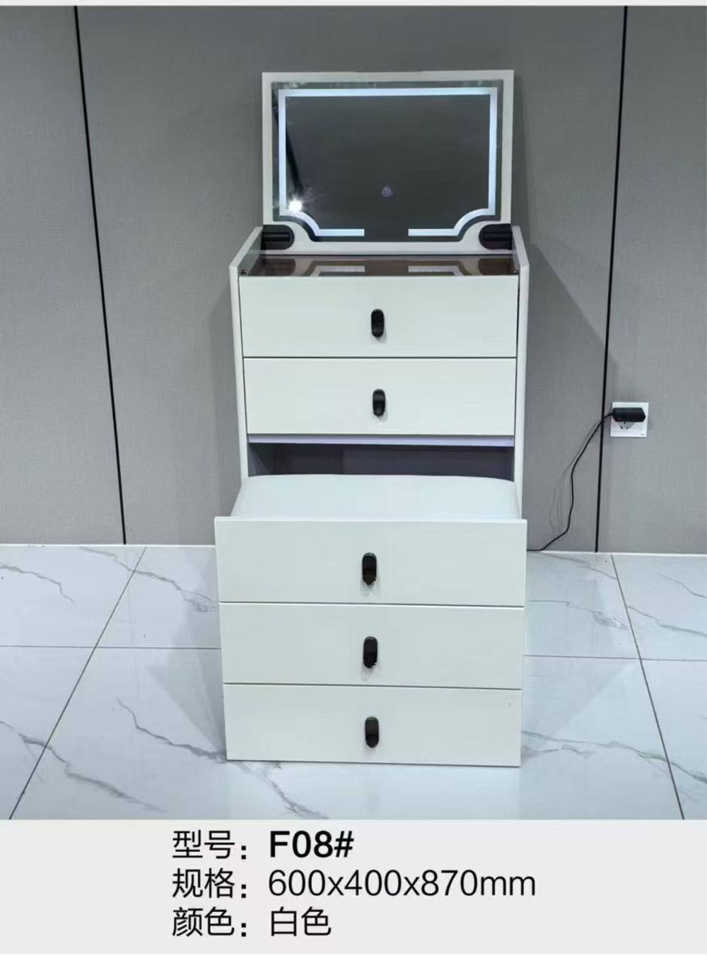 Туалетный столик с зеркалом и подсветкой